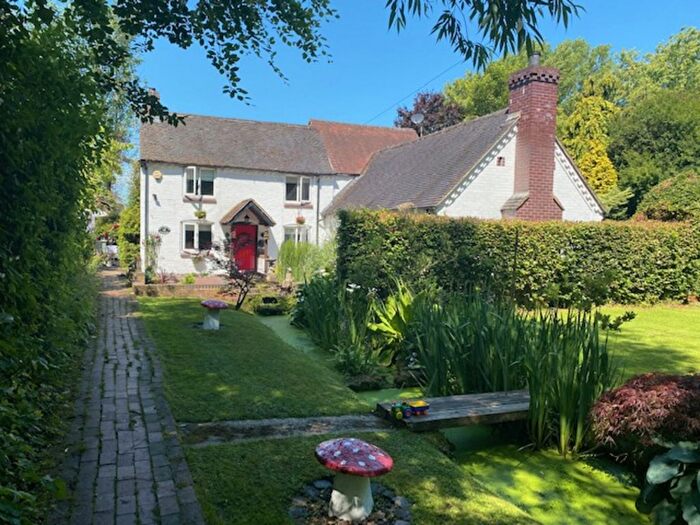 4 Bedroom Detached House For Sale In Efflinch Lane, Barton Under Needwood, DE13