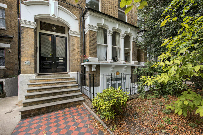 3 Bedroom Flat To Rent In Queens Drive, London, N4