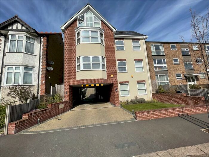 2 Bedroom Penthouse To Rent In Bosworth Road, Barnet, EN5