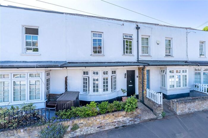 2 Bedroom Terraced House For Sale In Avenue Road, Hampton, TW12