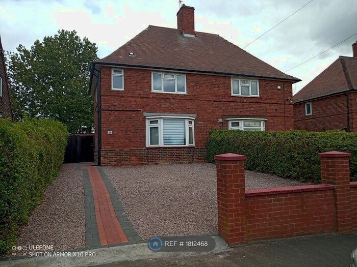 3 Bedroom Semi-Detached House To Rent In Hereford Road, Nottingham, NG3