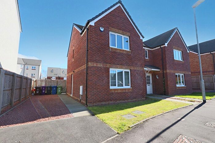 3 Bedroom Semi-Detached House For Sale In National Crescent, Glasgow, G43