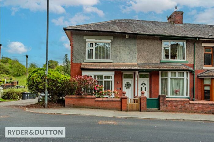 3 Bedroom End Of Terrace House For Sale In Rochdale Road, Royton, Oldham, Greater Manchester, OL2