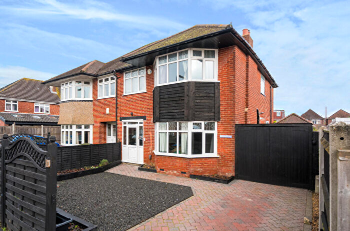 4 Bedroom Semi Detached House For Sale In Harland Crescent, Upper Shirley, Southampton, Hampshire, SO15