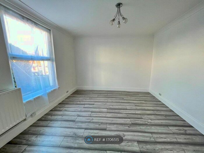 3 Bedroom Terraced House To Rent In Crescent Road, London, SE18