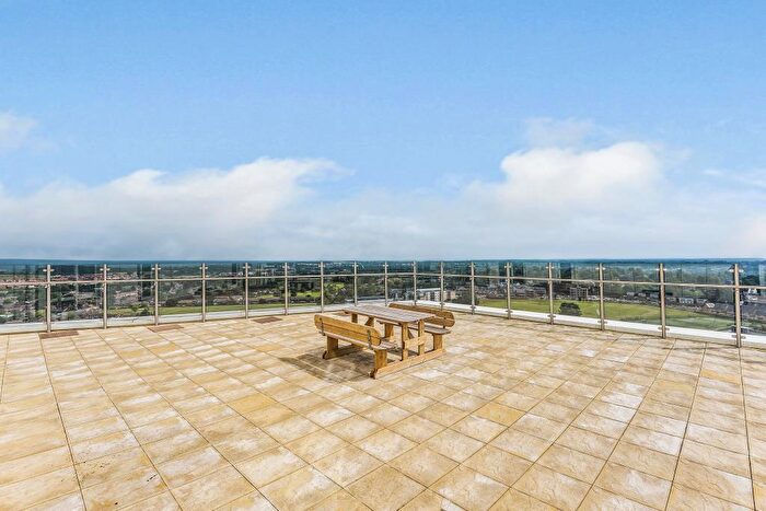 2 Bedroom Apartment To Rent In Royal Winchester House, Bracknell, RG12