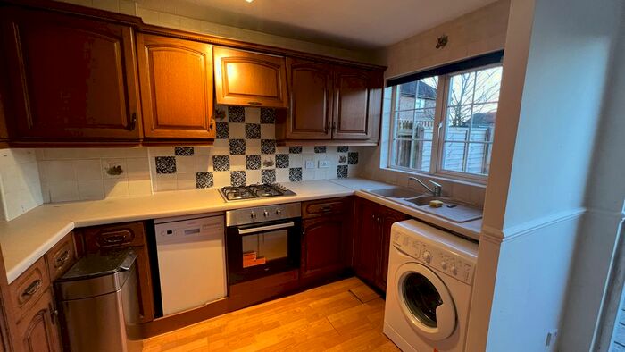 1 Bedroom Semi-Detached House To Rent In Vanbrugh Drive, Dunstable, LU5