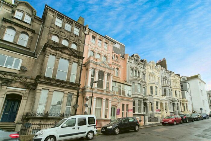 2 Bedroom Flat For Sale In Warrior Gardens, St. Leonards-On-Sea, TN37