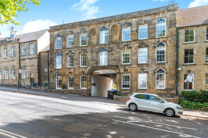 2 Bedroom Apartment For Sale In Kings Head Court, New Street, Chipping Norton, Oxfordshire, OX7