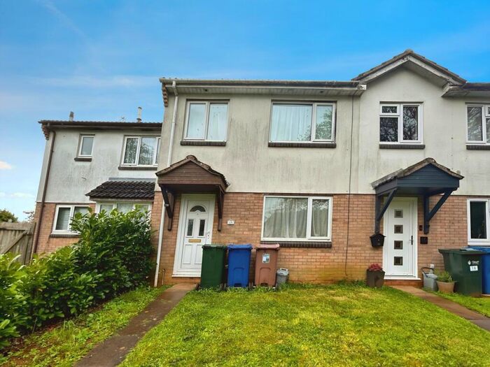 3 Bedroom Semi-Detached House To Rent In Glyndebourne Gardens, Banbury, Oxfordshire, OX16