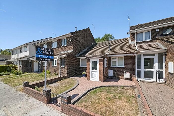 2 Bedroom Bungalow For Sale In Hazelmere Walk, Northolt, UB5