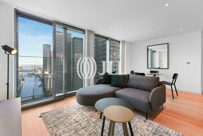 Flat To Rent In Landmark Pinnacle, London, E14