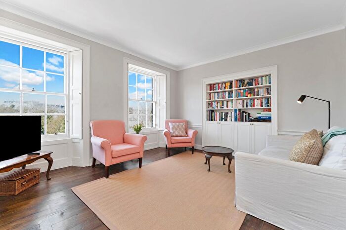 2 Bedroom Flat For Sale In Glanville Place, Stockbridge, EH3