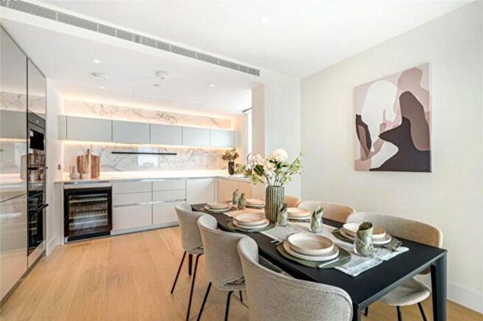 3 Bedroom Flat To Rent In Parkside Apartments, Cascade Way, W12