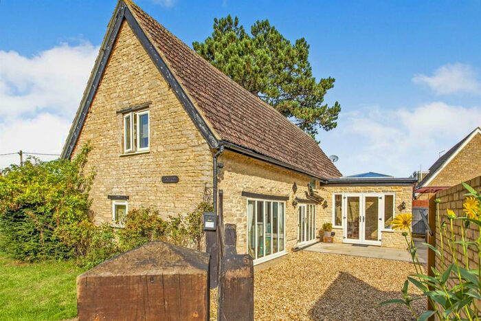 2 Bedroom Cottage For Sale In Thorpe Waterville, Thorpe Waterville, Kettering, NN14