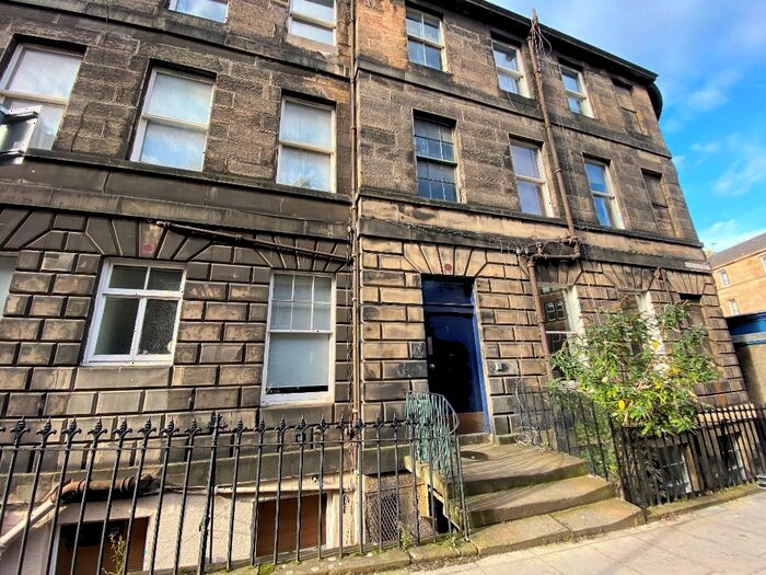 2 Bedroom Flat To Rent In Grove Street, Haymarket, Edinburgh, EH3