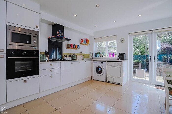 3 Bedroom Town House For Sale In Warren Drive, Swinton, M27