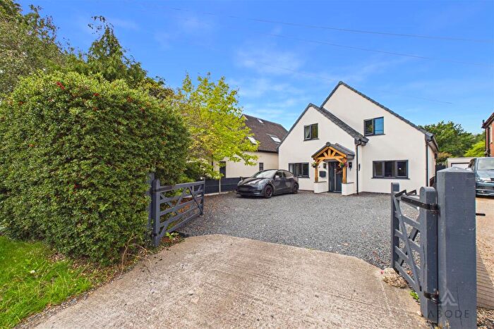 4 Bedroom Detached House For Sale In Craythorne Road, Stretton, DE13