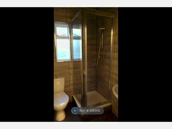 Studio To Rent In Regency Square, Brighton BN1