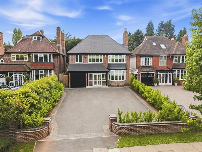 5 Bedroom Detached House For Sale In Monmouth Drive, Sutton Coldfield, B73