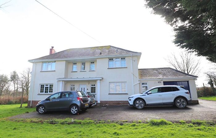 4 Bedroom Detached House To Rent In Beaford, Winkleigh, EX19