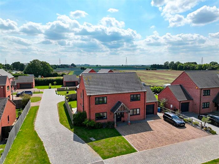 5 Bedroom Property For Sale In Macfie Close, Moulton Seas End, PE12