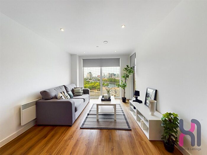 2 Bedroom Flat To Rent In The Gateway, Trafford Road, Salford, M5