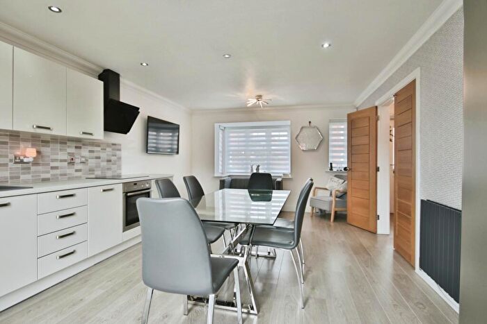 4 Bedroom Detached House For Sale In Grosvenor Road, Kingswood, Hull, East Riding Of Yorkshire, HU7