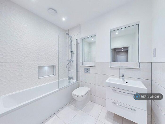 2 Bedroom Flat To Rent In Gordon Road, High Wycombe, HP13