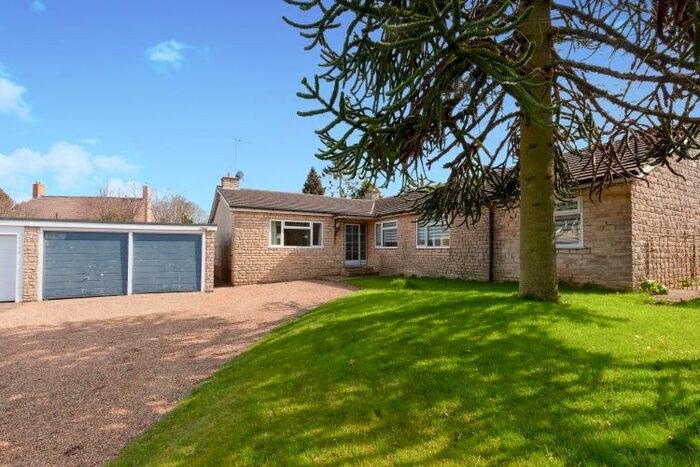 4 Bedroom Flat To Rent In Townsend Lane, Thorpe Mandeville, Banbury, OX17