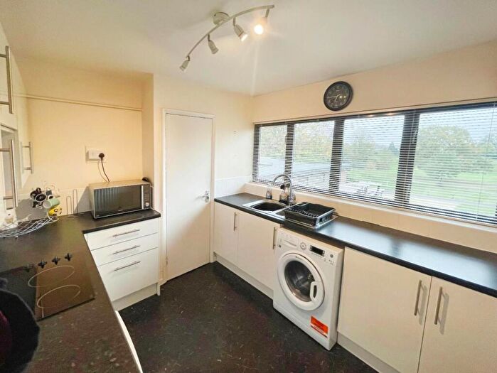 2 Bedroom Apartment To Rent In Tiddington Road, Stratford-Upon-Avon, CV37