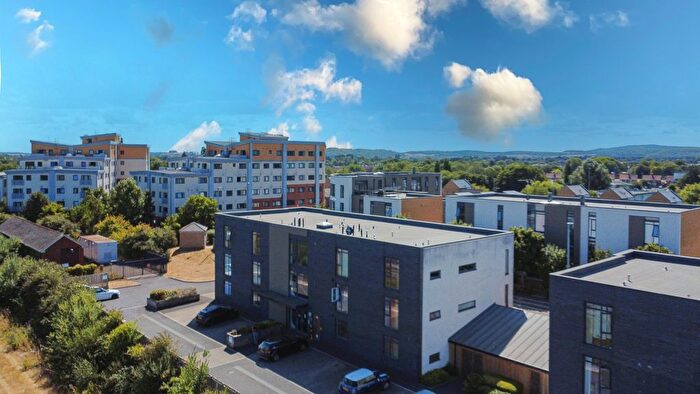 2 Bedroom Flat To Rent In Cunningham Court, Taunton, TA1
