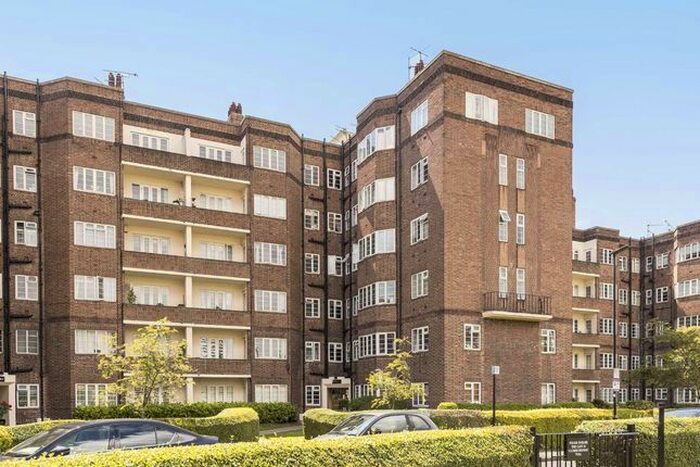 2 Bedroom Flat To Rent In Chiswick Village, London, W4