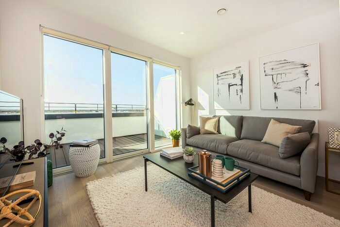 2 Bedroom Flat To Rent In White Bear Lane, Hounslow, TW3