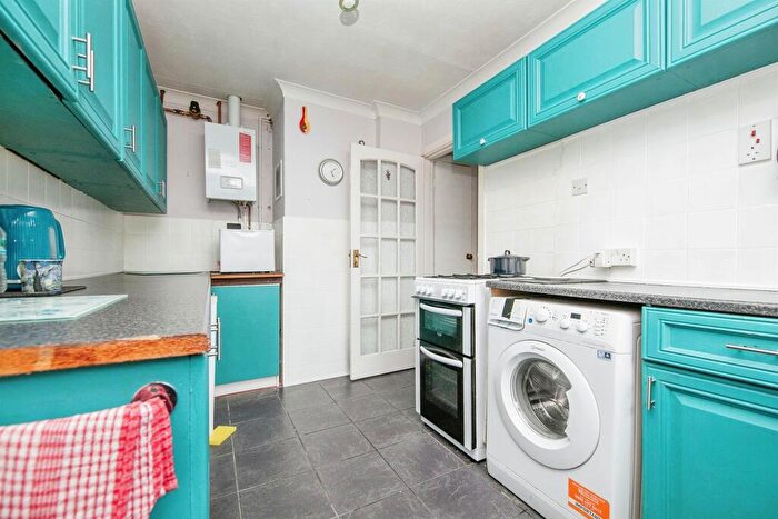 2 Bedroom Semi-Detached Bungalow For Sale In St. Bernard Road, Colchester, CO4