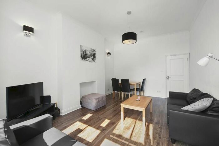 3 Bedroom Flat To Rent In Uxbridge Road, Shepherds Bush, London, W12