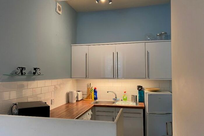 1 Bedroom Flat To Rent In Springwell Place, Edinburgh, EH11