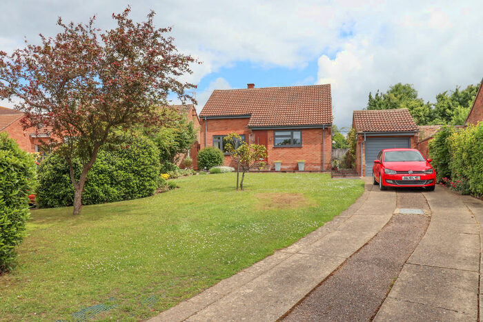 3 Bedroom Detached Bungalow For Sale In Kettlefields, Dullingham, CB8