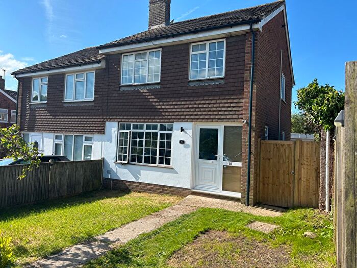 3 Bedroom Semi-Detached House To Rent In Grange Close, Horam, TN21