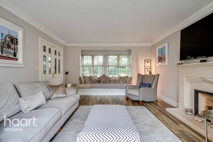 5 Bedroom Detached House For Sale In Kelvedon Road, Wickham Bishops, CM8