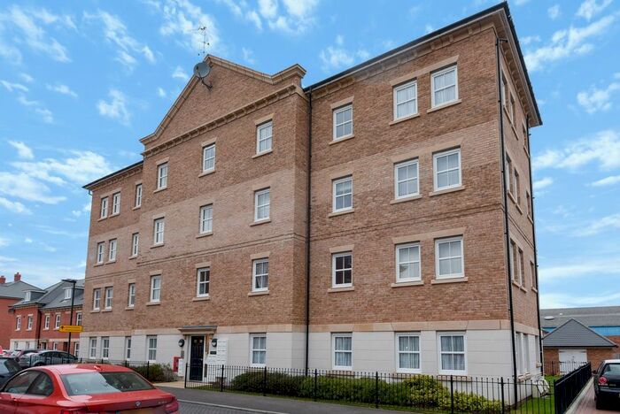 2 Bedroom Flat To Rent In Rainbow Road, Erith, DA8