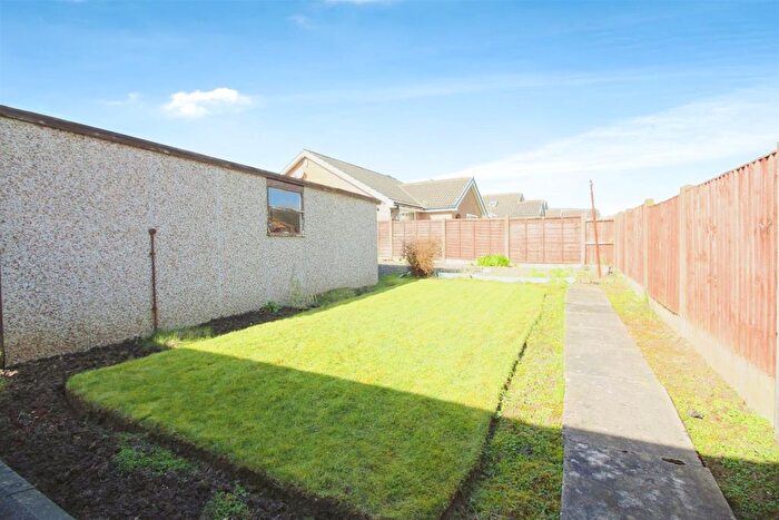 2 Bedroom Semi-Detached Bungalow For Sale In Rockingham Way, Leeds, LS15