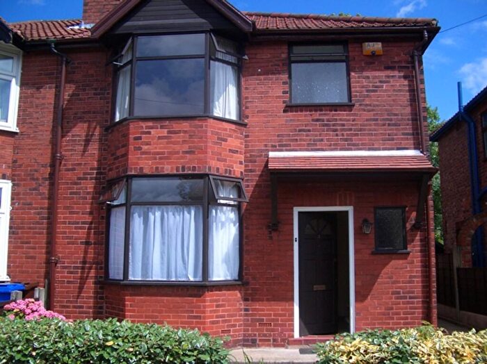 4 Bedroom House To Rent In Handforth Grove, Manchester, M13