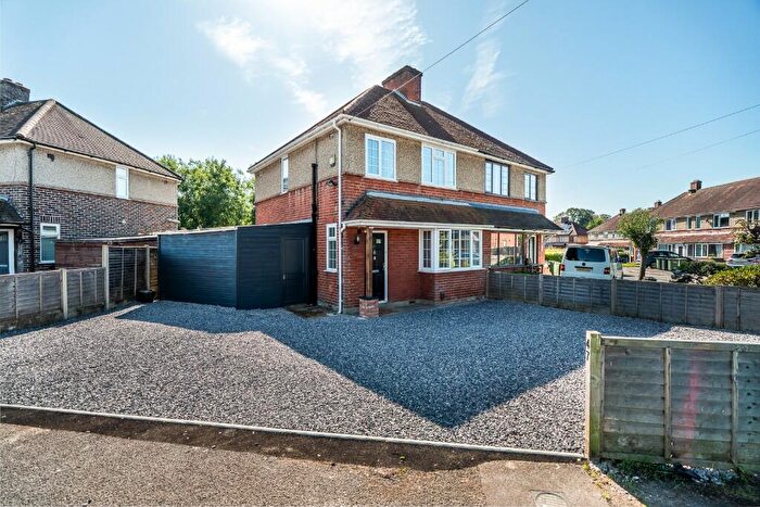 3 Bedroom Semi-Detached House For Sale In Cliffe Avenue, Hamble, SO31