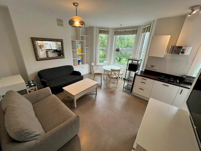 2 Bedroom Flat To Rent In Lambert Road, London, SW2