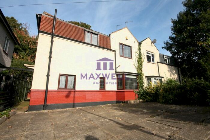 3 Bedroom Semi-Detached House To Rent In Pound Park Road, Charlton, London, SE7