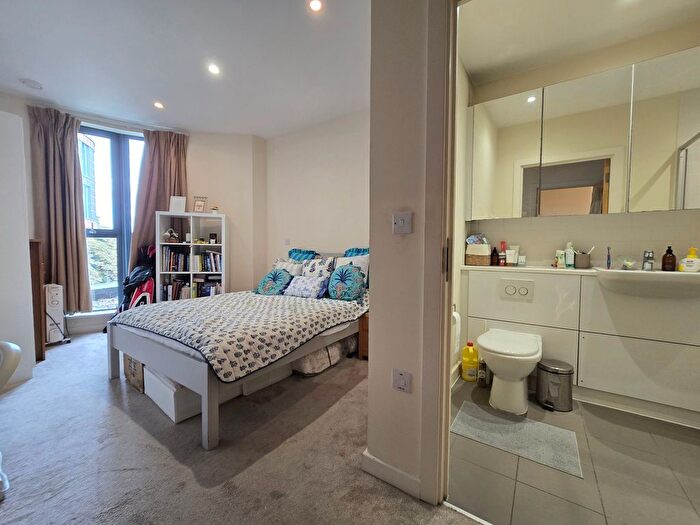 2 Bedroom Flat To Rent In Station Road, Sidcup, DA15