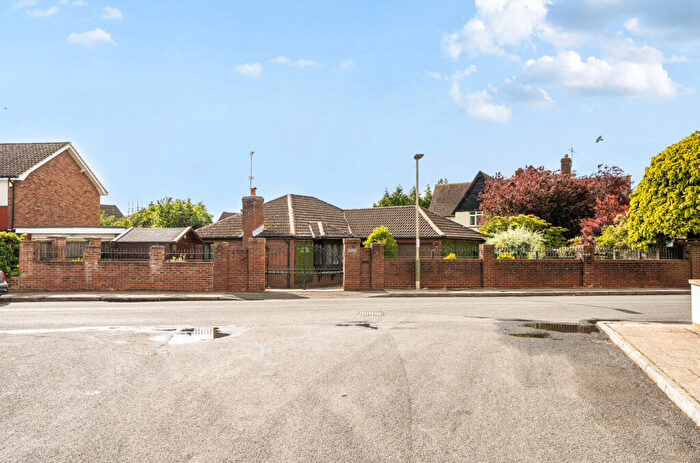 3 Bedroom Bungalow For Sale In Osprey Road, Cheltenham, Gloucestershire, GL53