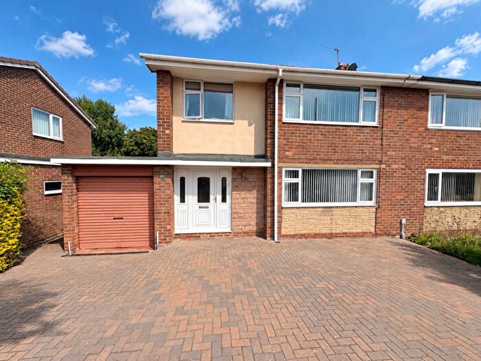 3 Bedroom Semi-Detached House For Sale In Rowan Tree Avenue, Gilesgate, Durham, DH1