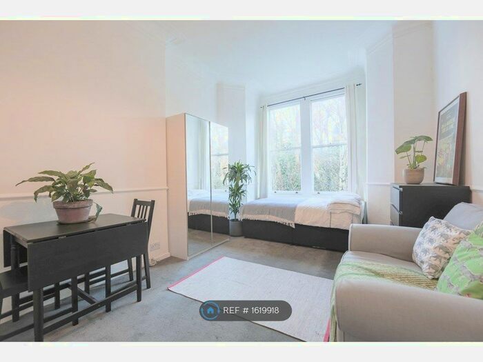 Studio To Rent In Goldhurst Terrace, London, NW6